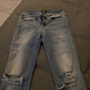 Cute ankle length ripped jean